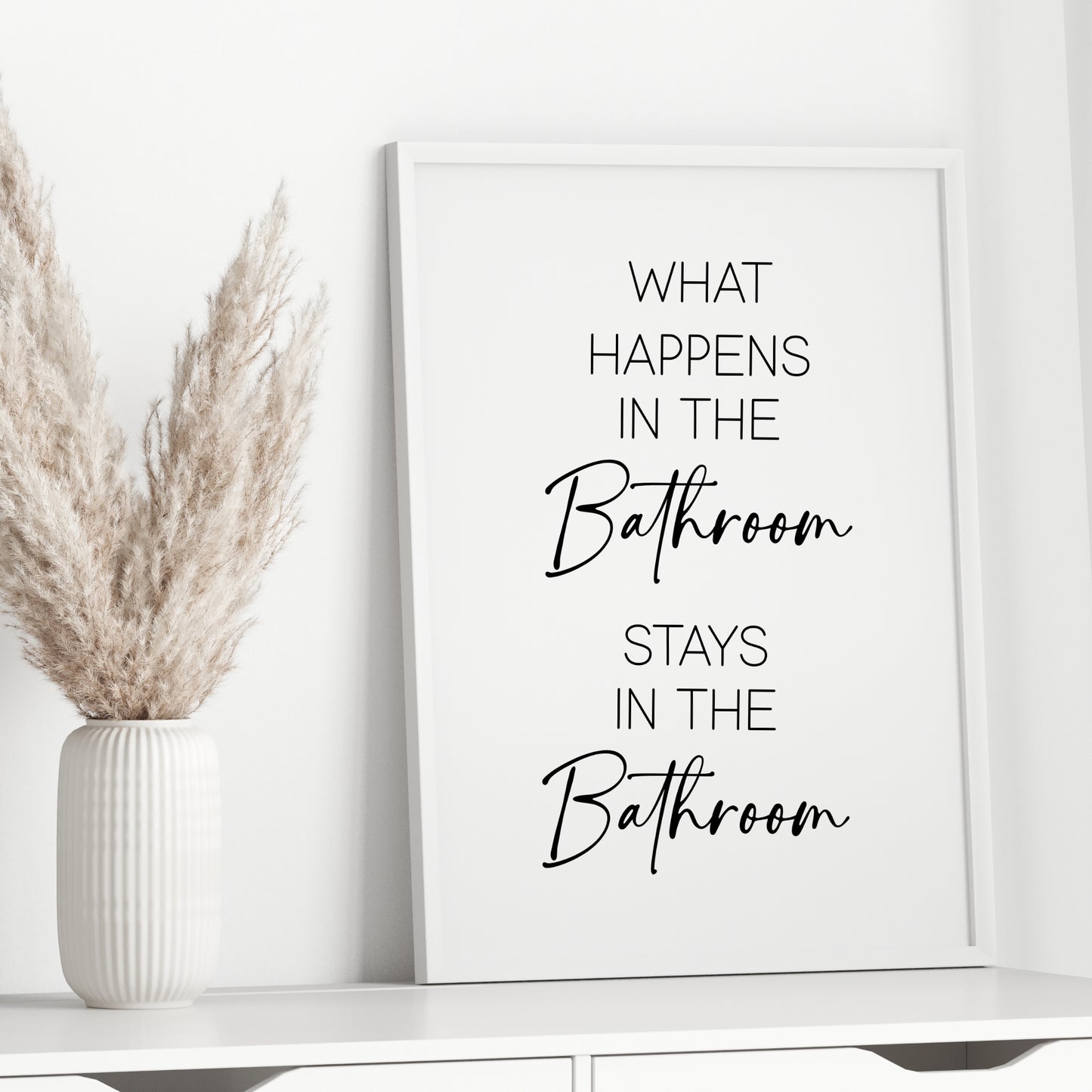 What happens in the Bathroom Poster Badezimmer Toilette Gäste WC lustig Minimalistisch Humor