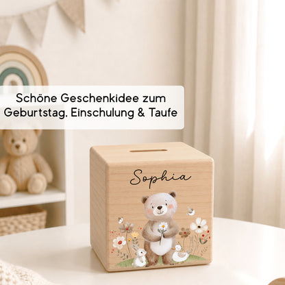 Holzspardose für Kinder mit einem Bär mit Blumen personalisiert mit Namen