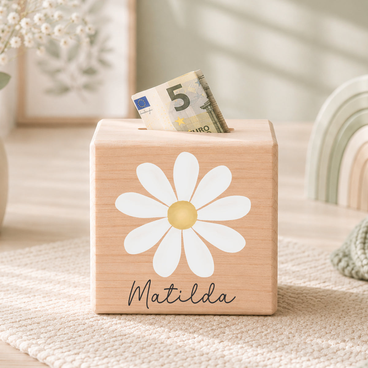 Holzspardose für Kinder mit Gänseblümchen personalisiert mit Namen