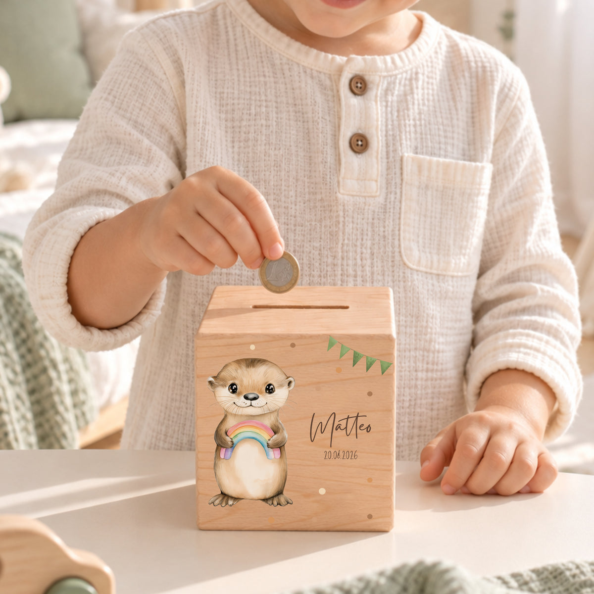 Spardose aus Holz mit Otter Bild für Kinder personalisiert mit Namen
