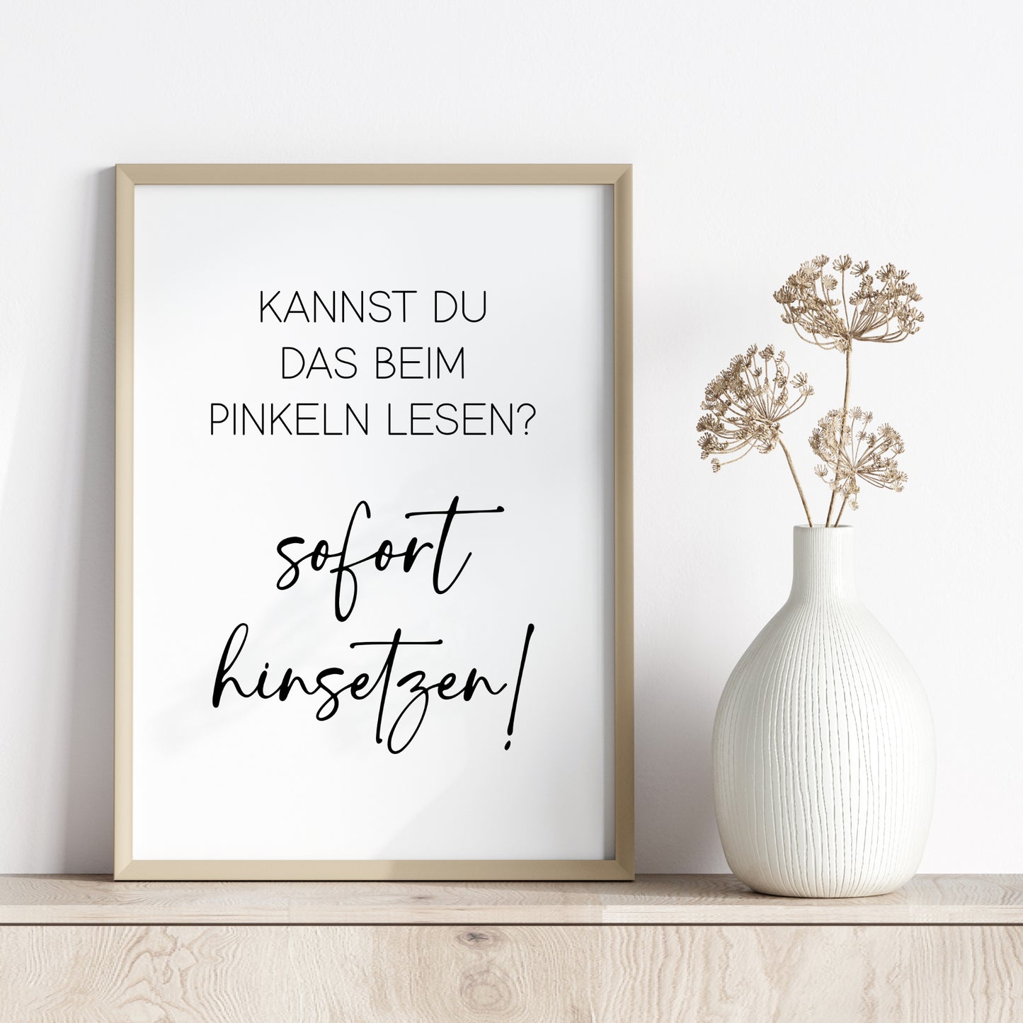 Sofort hinsetzen Poster Badezimmer Toilette Gäste WC lustig Minimalistisch schwarz weiß Humor