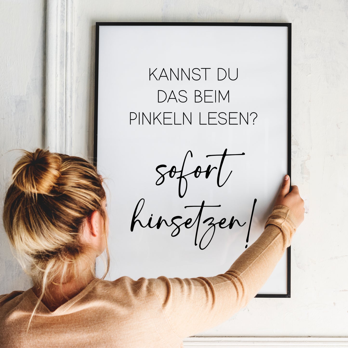 Sofort hinsetzen Poster Badezimmer Toilette Gäste WC lustig Minimalistisch schwarz weiß Humor